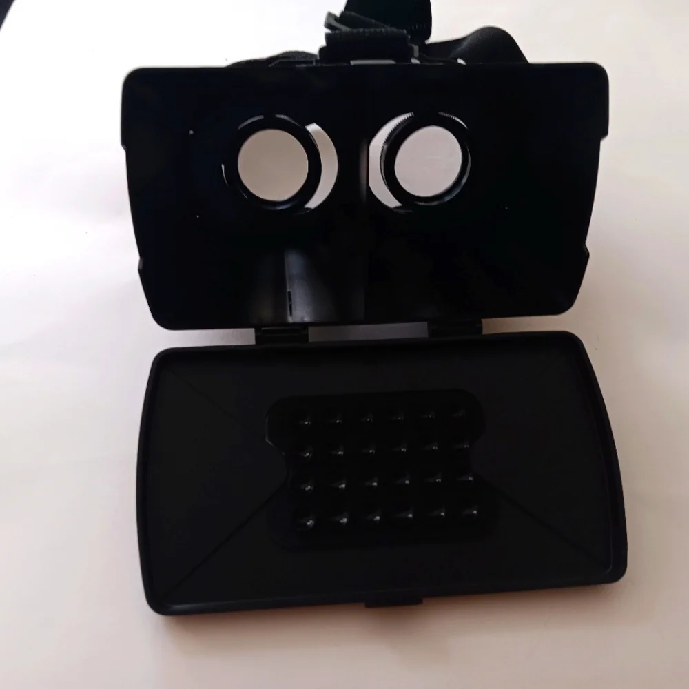 Black Virtual Reality Headset